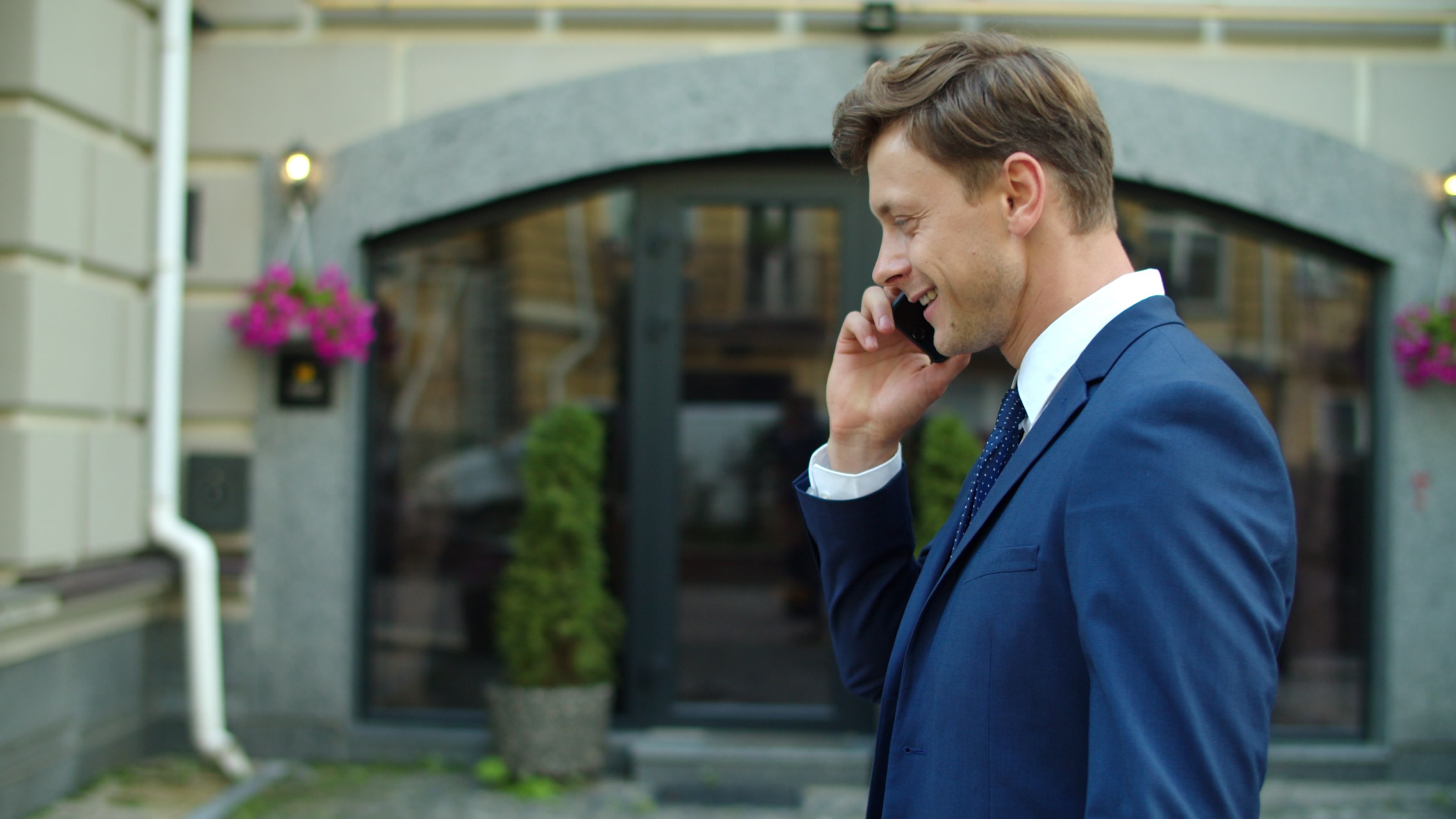 Adviseur aan de telefoon